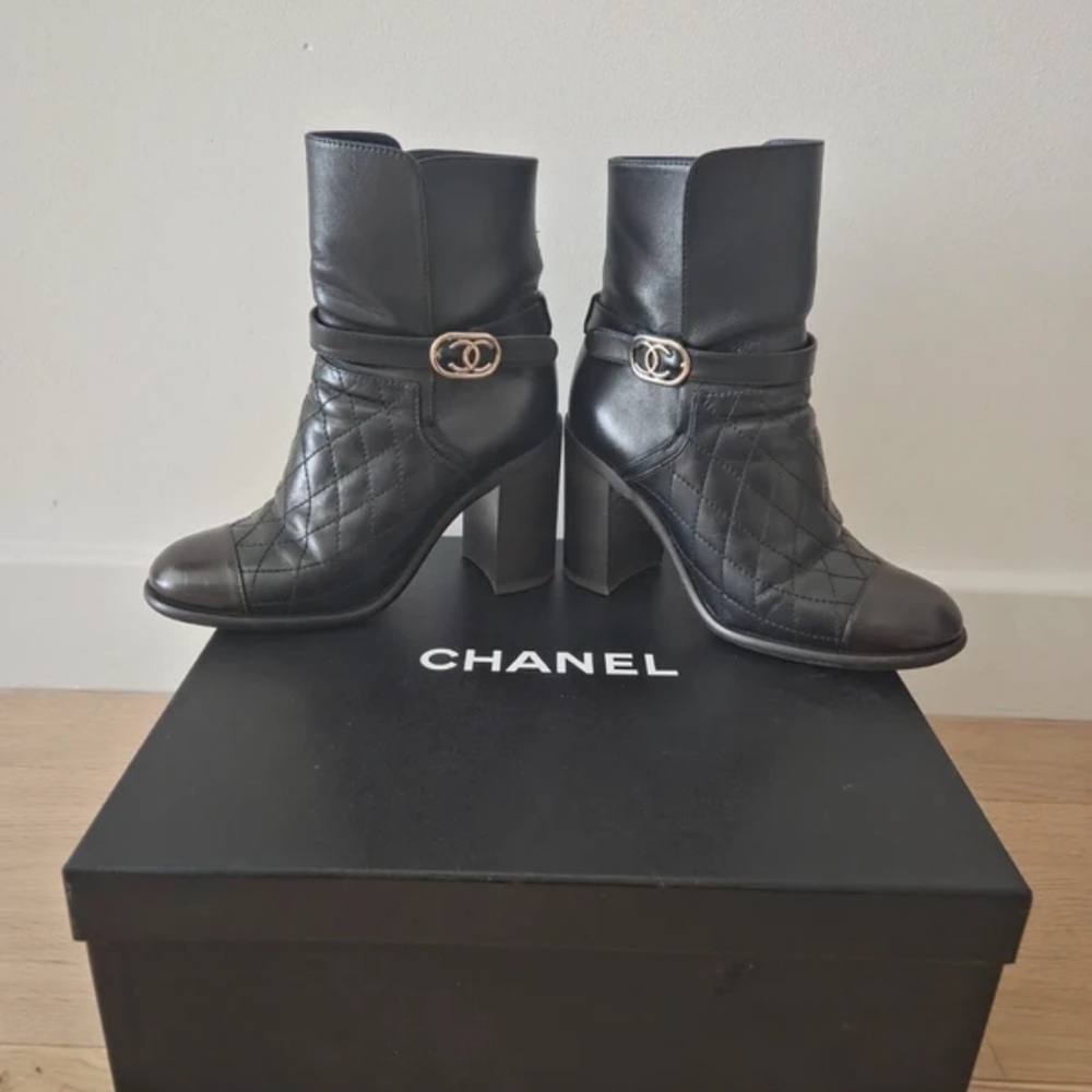 CHANEL Black Leather Quilted Heeled Boots